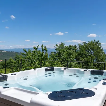 Prázdninový dům Delux House With Jaccuzzi